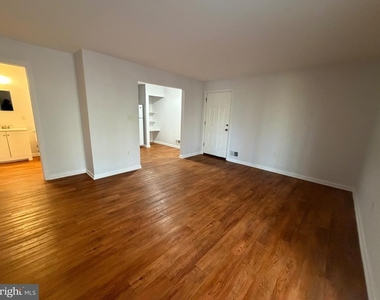 16 Iroquois Drive - Photo Thumbnail 4
