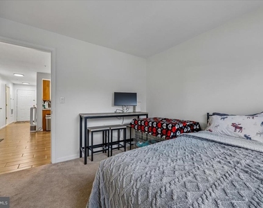 10010 Vanderbilt Circle - Photo Thumbnail 17