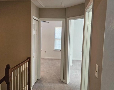 2346 Hazelwood Court - Photo Thumbnail 12