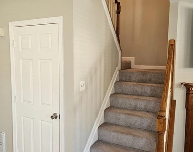 2346 Hazelwood Court - Photo Thumbnail 10