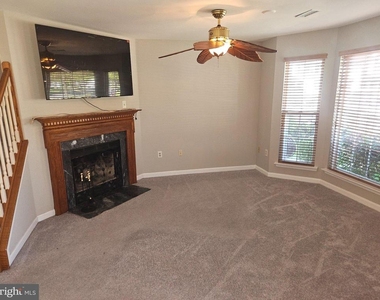 2346 Hazelwood Court - Photo Thumbnail 3