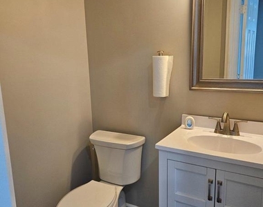 2346 Hazelwood Court - Photo Thumbnail 9