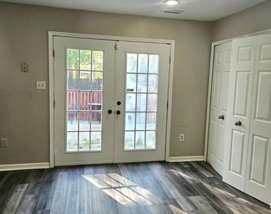 2346 Hazelwood Court - Photo Thumbnail 7