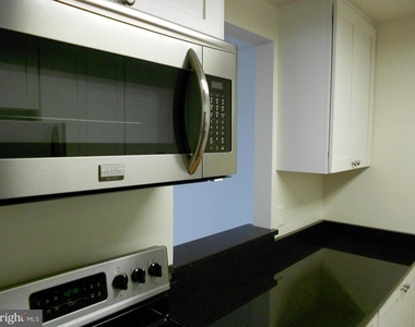28 Allegheny Avenue - Photo Thumbnail 4