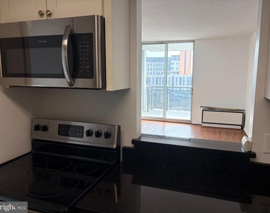 28 Allegheny Avenue - Photo Thumbnail 1