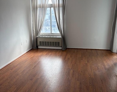 28 Allegheny Avenue - Photo Thumbnail 8