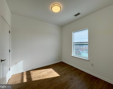 5908 Arizona Avenue - Photo Thumbnail 13