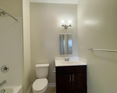 4909 Hamilton Avenue - Photo Thumbnail 5