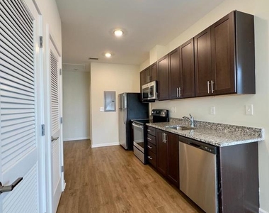 4909 Hamilton Avenue - Photo Thumbnail 7