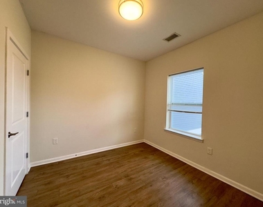 4909 Hamilton Avenue - Photo Thumbnail 14