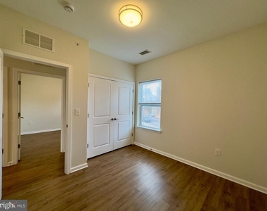 4909 Hamilton Avenue - Photo Thumbnail 13