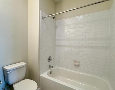 4909 Hamilton Avenue - Photo Thumbnail 7