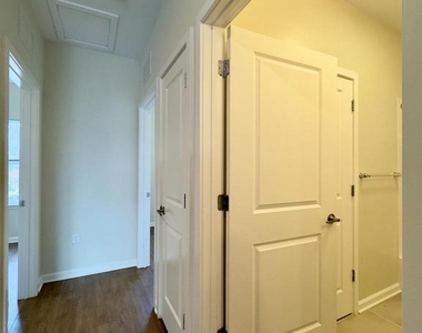 4909 Hamilton Avenue - Photo Thumbnail 10