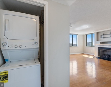 414 Water Street - Photo Thumbnail 24