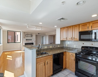 414 Water Street - Photo Thumbnail 6
