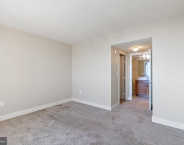 414 Water Street - Photo Thumbnail 15