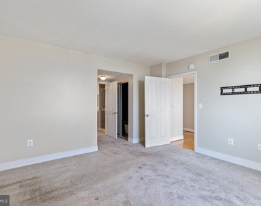 414 Water Street - Photo Thumbnail 14