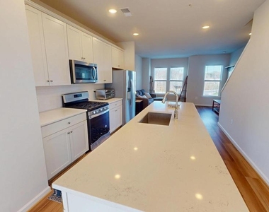 3485 Cormorant Drive - Photo Thumbnail 2