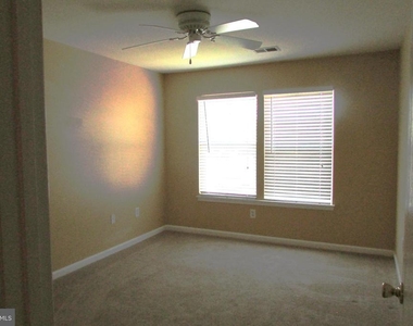 19048 Jackstone Way - Photo Thumbnail 10