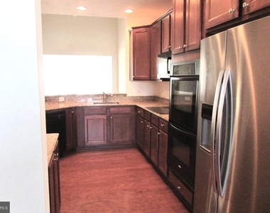 19048 Jackstone Way - Photo Thumbnail 4