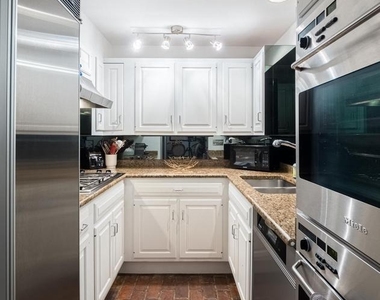 3500 P Street Nw - Photo Thumbnail 8