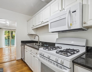 4201 Cathedral Avenue Nw - Photo Thumbnail 13