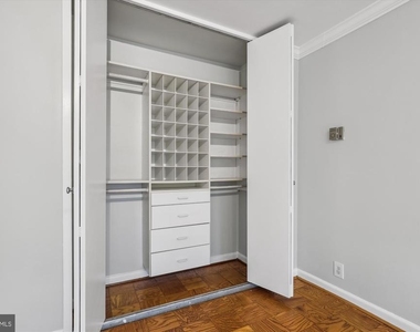 4201 Cathedral Avenue Nw - Photo Thumbnail 20