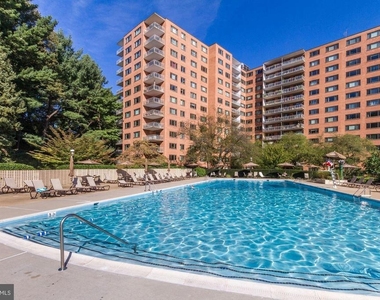 4201 Cathedral Avenue Nw - Photo Thumbnail 25