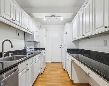 4201 Cathedral Avenue Nw - Photo Thumbnail 15