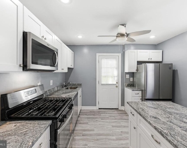 4029 Grant Street Ne - Photo Thumbnail 9