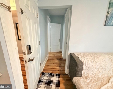 3119 South Dakota Avenue Ne - Photo Thumbnail 4