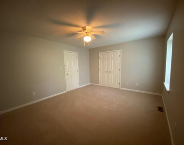 4706 Blue Bird Court - Photo Thumbnail 11