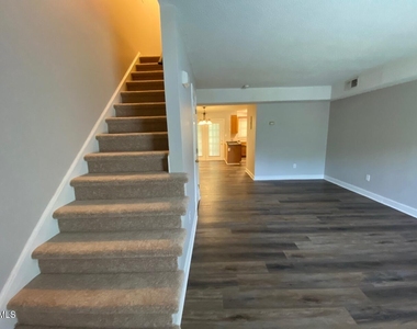 4706 Blue Bird Court - Photo Thumbnail 2