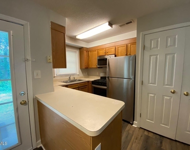 4706 Blue Bird Court - Photo Thumbnail 6