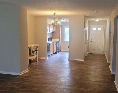 131 Kingsbury Drive - Photo Thumbnail 1