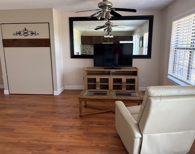 21013 Highland Lake Dr - Photo Thumbnail 3