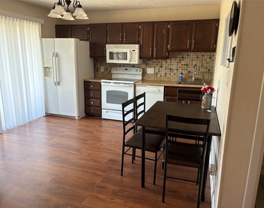21013 Highland Lake Dr - Photo Thumbnail 2