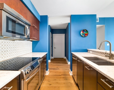 603 Davis St - Photo Thumbnail 8