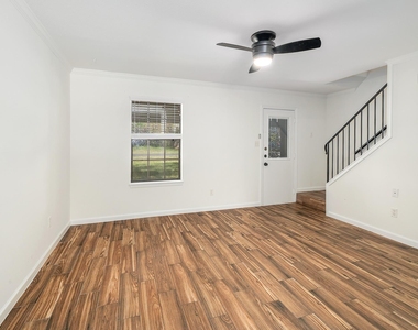 204 Northwest Dr - Photo Thumbnail 7