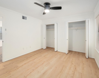 204 Northwest Dr - Photo Thumbnail 11