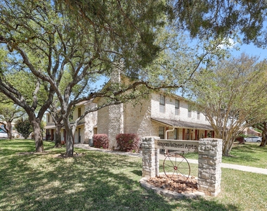204 Northwest Dr - Photo Thumbnail 6