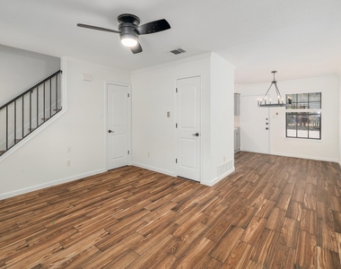204 Northwest Dr - Photo Thumbnail 1