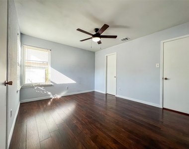 12004 Thompkins Dr - Photo Thumbnail 18
