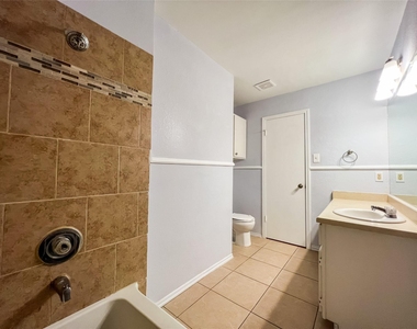 12004 Thompkins Dr - Photo Thumbnail 16
