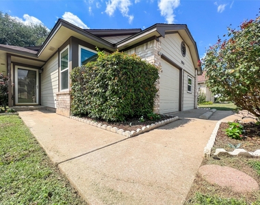 12004 Thompkins Dr - Photo Thumbnail 3