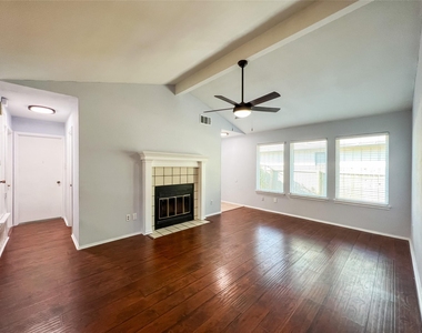 12004 Thompkins Dr - Photo Thumbnail 6