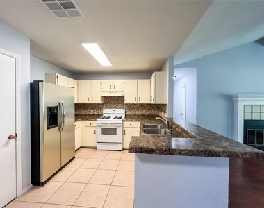 12004 Thompkins Dr - Photo Thumbnail 8