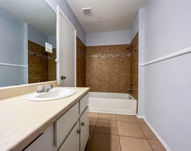 12004 Thompkins Dr - Photo Thumbnail 15