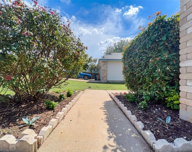 12004 Thompkins Dr - Photo Thumbnail 2