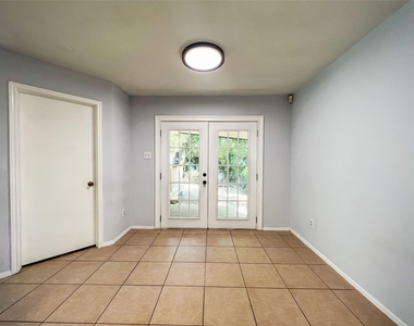 12004 Thompkins Dr - Photo Thumbnail 10